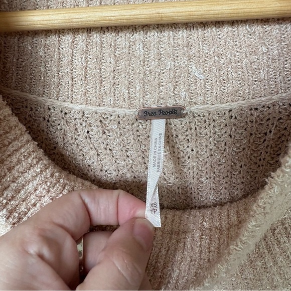 Free People Edessa Off The Shoulder Sweater Almond Beachy Boho Womens XS - Picture 3 of 6